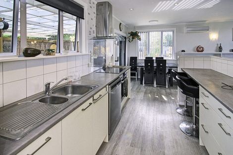 Photo of property in 11 Puriri Crescent, Lansdowne, Masterton, 5810