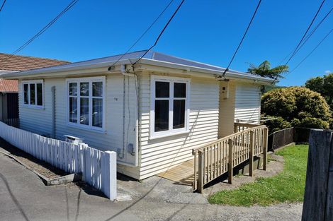 Photo of property in 85 Northland Road, Northland, Wellington, 6012