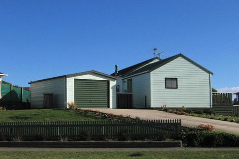 Photo of property in 20 Campion Road, Waikanae Beach, Waikanae, 5036