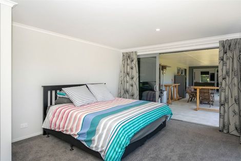 Photo of property in 2 Renata Road, Okiwi Bay, 7193