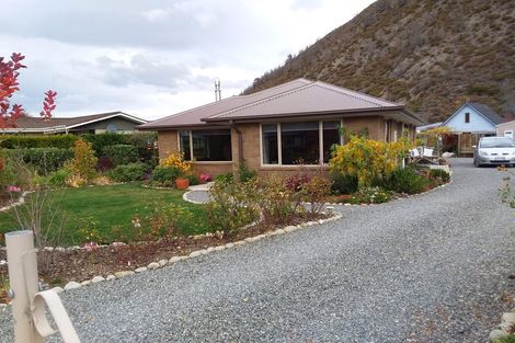 Photo of property in 95 Bledisloe Street, Kurow, 9435