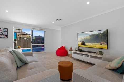 Photo of property in 69 Bert Wall Drive, Omokoroa, 3114