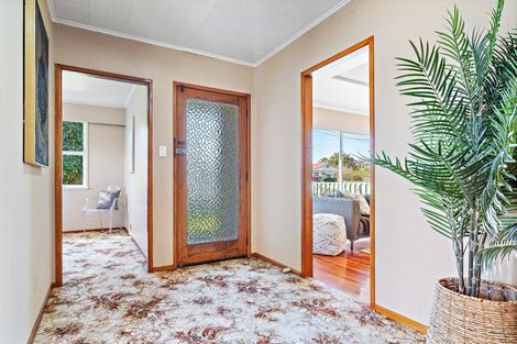 Photo of property in 6 Wakelin Street, Carterton, 5713