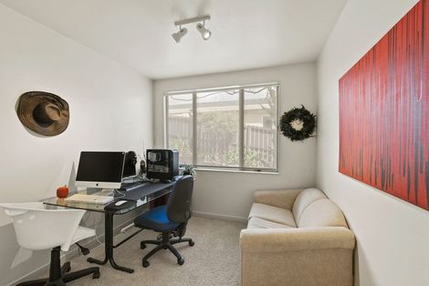 Photo of property in 2/47 Rangitoto Terrace, Milford, Auckland, 0620