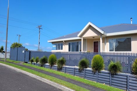 Photo of property in 1 Bandon Grove, Bell Block, New Plymouth, 4312