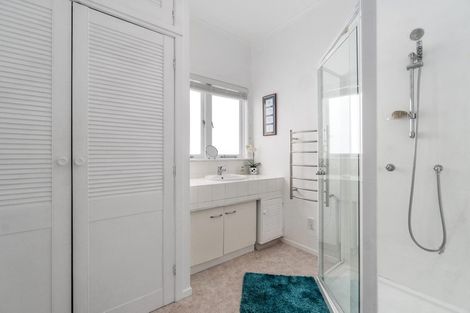 Photo of property in 2083 State Highway 16, Helensville, 0875