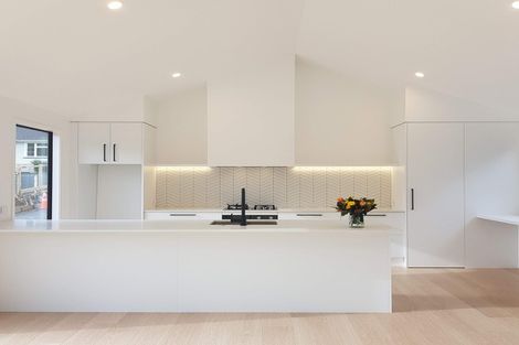 Photo of property in 13a Lorna Street, Lynmouth, New Plymouth, 4310