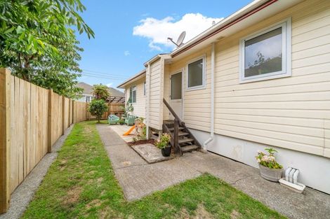 Photo of property in 39 Naenae Road, Naenae, Lower Hutt, 5011