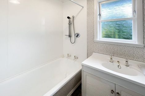 Photo of property in 12 Sutherland Crescent, Westbrook, Palmerston North, 4412