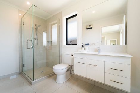 Photo of property in 11 Atlantic Drive, Fitzherbert, Palmerston North, 4410