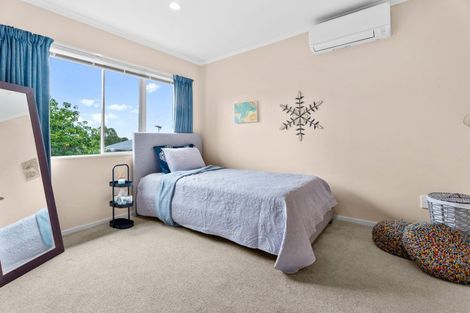 Photo of property in 2/1a Hamilton Place, Glenfield, Auckland, 0629