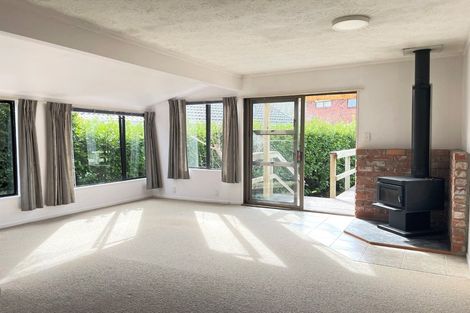 Photo of property in 5 Orinda Close, Botany Downs, Auckland, 2010