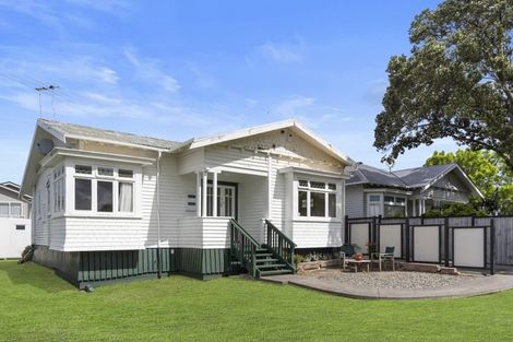 Photo of property in 3 Te Kawa Road, One Tree Hill, Auckland, 1061