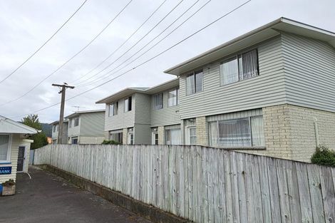 Photo of property in 2/62 Martin Street, Wallaceville, Upper Hutt, 5018