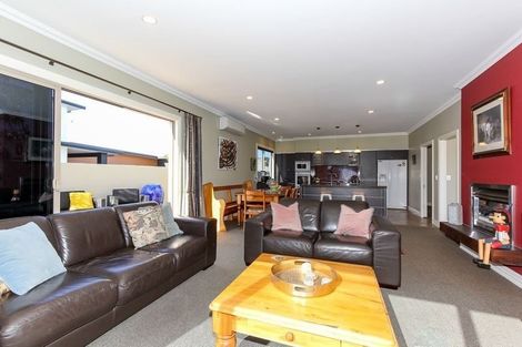 Photo of property in 14 Parkvue Drive, Bell Block, New Plymouth, 4312