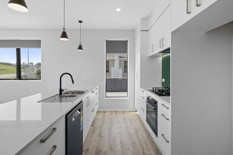 Photo of property in 53 Pohutukawa Place, Bell Block, New Plymouth, 4312