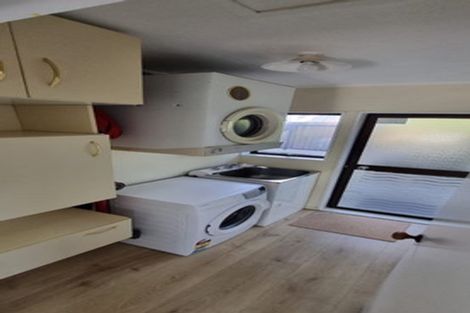 Photo of property in 11 Fernhaven Grove, Newlands, Wellington, 6037