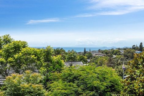 Photo of property in 15c Kiri Place, Mairangi Bay, Auckland, 0630