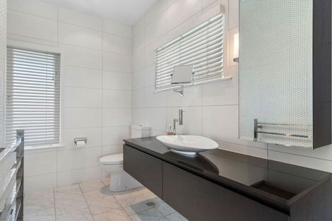 Photo of property in 26 Palmer Crescent, Mission Bay, Auckland, 1071