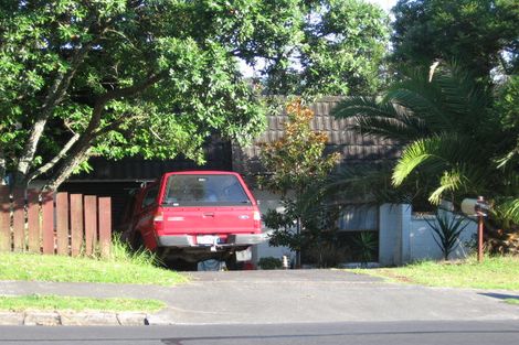 Photo of property in 18 Oaktree Avenue, Browns Bay, Auckland, 0630