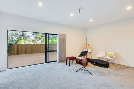 Photo of property in 73d East Coast Road, Castor Bay, Auckland, 0620