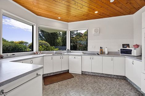 Photo of property in 23 Veale Road, Frankleigh Park, New Plymouth, 4310