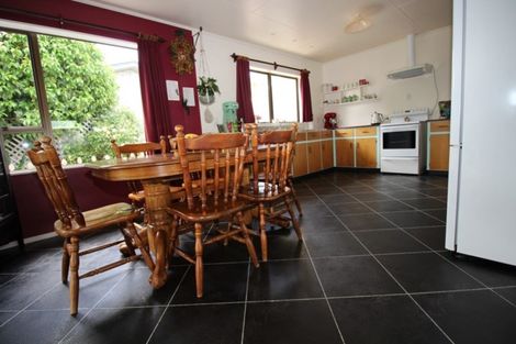 Photo of property in 16 Smith Street, Dannevirke, 4930