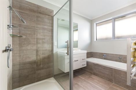 Photo of property in 15 Ken Douglas Drive, Aotea, Porirua, 5024