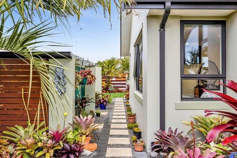 Photo of property in 19 Dolphin Parade, Bell Block, New Plymouth, 4312