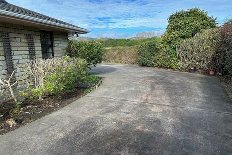 Photo of property in 14 Charnwood Grove, Waikanae, 5036