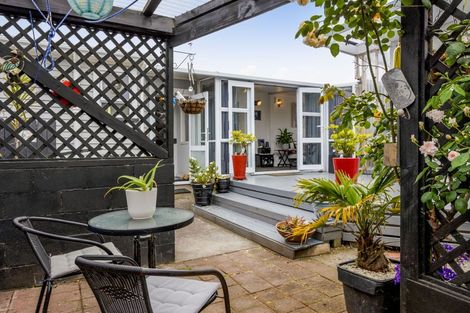 Photo of property in 6 Galt Street, Hawera, 4610