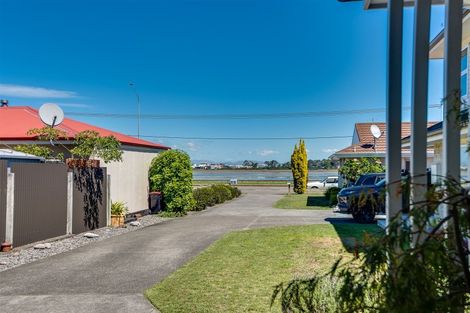 Photo of property in 3/30 Meeanee Quay, Westshore, Napier, 4110