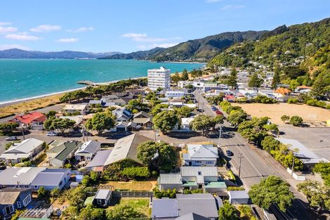 Photo of property in 34 Oroua Street, Eastbourne, Lower Hutt, 5013