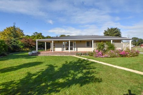 Photo of property in 44 Richmond Road, Carterton, 5713