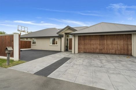 Photo of property in 48 Coolspring Way, Redwood, Christchurch, 8051