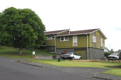 Photo of property in 21 Tawavale Crescent, Totara Vale, Auckland, 0629