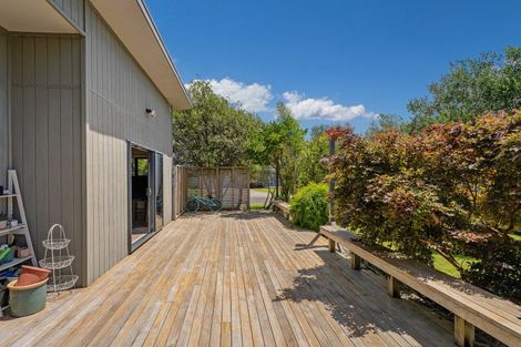 Photo of property in 5 Rena Place, Whitianga, 3510