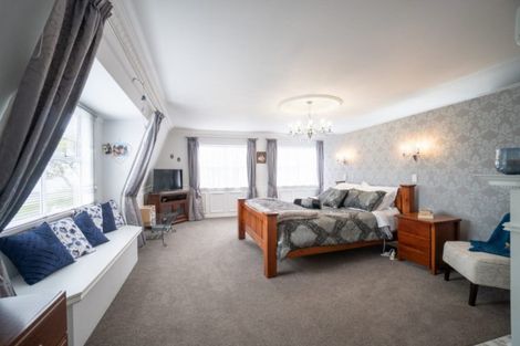 Photo of property in 9 Linmor Place, Terrace End, Palmerston North, 4410