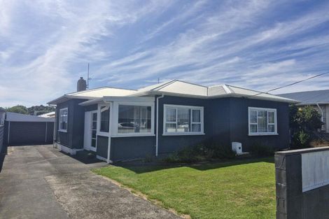 Photo of property in 33 Sackville Street, Fitzroy, New Plymouth, 4312