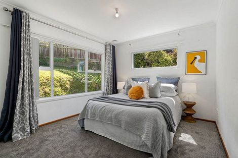 Photo of property in 26 Stewart Drive, Newlands, Wellington, 6037