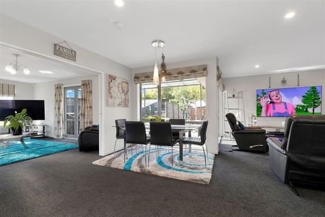 Photo of property in 31 Davaar Crescent, Broomfield, Christchurch, 8042