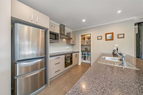 Photo of property in 92 Katherine Mansfield Drive, Whitemans Valley, Upper Hutt, 5371