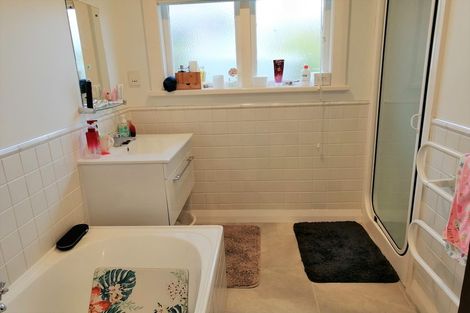 Photo of property in 8 Harrison Avenue, Belmont, Auckland, 0622