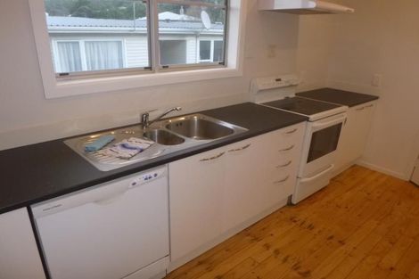 Photo of property in 18 Takapuwahia Drive, Takapuwahia, Porirua, 5022