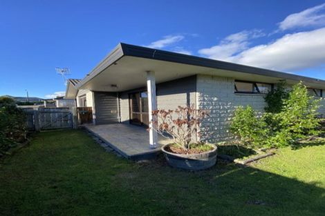 Photo of property in 2/8 Duart Road, Havelock North, 4130