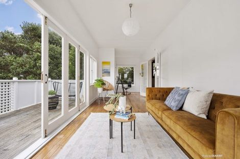 Photo of property in 21 The Parade, Island Bay, Wellington, 6023