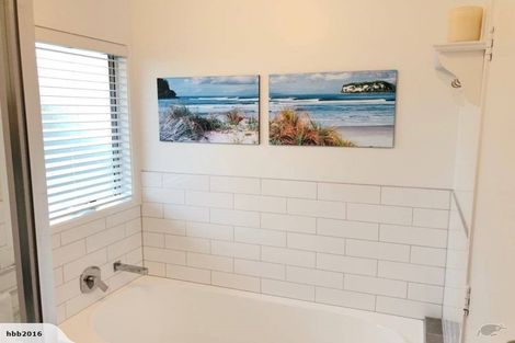 Photo of property in 3 Rapaki Place, Te Atatu Peninsula, Auckland, 0610