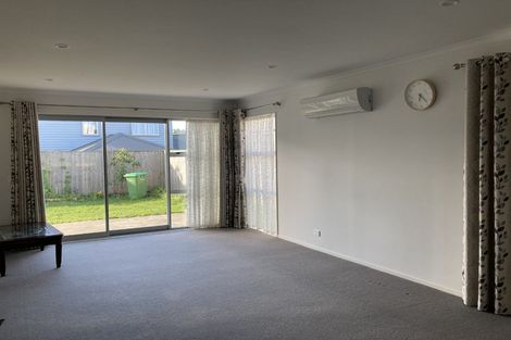 Photo of property in 37 Mettam Drive, Swanson, Auckland, 0614