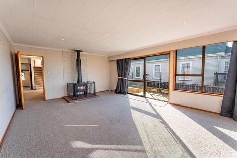 Photo of property in 12 Timaru Road, Waimate, 7924