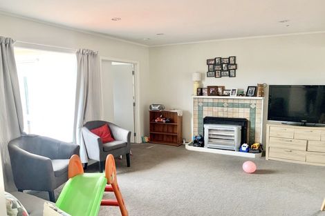 Photo of property in 33 Diana Drive, Glenfield, Auckland, 0627